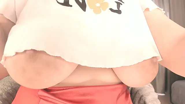 Snapshot of mia_lui chatting on 07/17/26, 03:35 mia lui online show from 07/17/26, 03:35