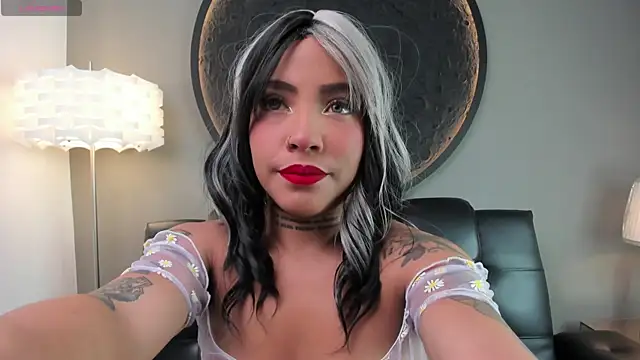 miss vaiolette online show from 01/11/25, 11:02