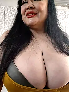 kittyhotass1 online show from 10/01/25, 12:55