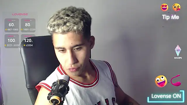 Snapshot of Daiki_Jack chatting on 12/22/24, 10:15 Daiki Jack online show from 12/22/24, 10:15