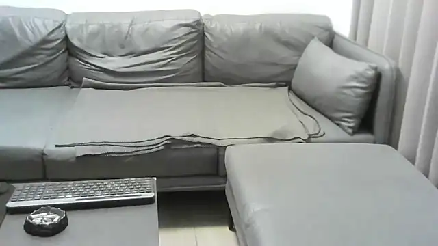 Snapshot of CKBE2021 chatting on 02/13/25, 02:31 CKBE2021 online show from 02/13/25, 02:31