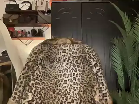 BigDominaMia online show from 04/11/26, 11:47