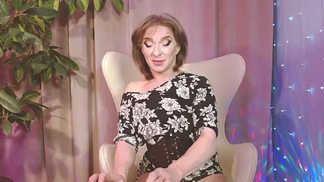 julia renard online show from 12/12/24, 11:03