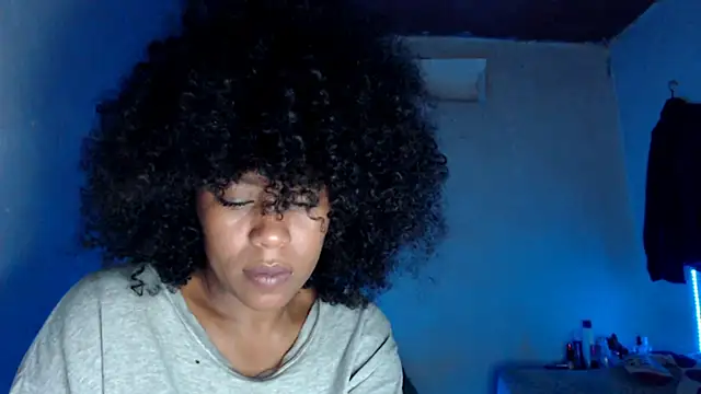 Snapshot of cherry_cleou chatting on 01/09/25, 05:43 cherry cleou online show from 01/09/25, 05:43