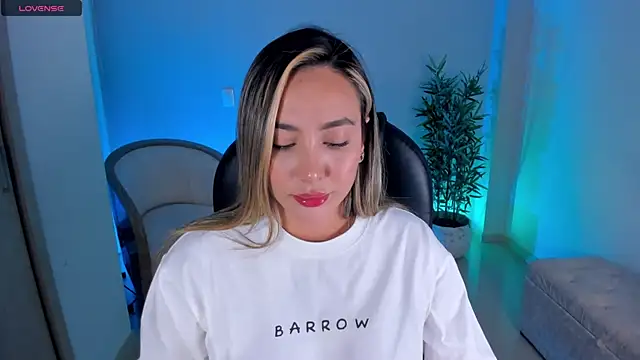 Snapshot of NiaBennet_ chatting on 10/09/25, 01:25 NiaBennet online show from 10/09/25, 01:25