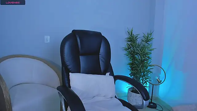 Snapshot of NiaBennet_ chatting on 10/24/25, 09:22 NiaBennet online show from 10/24/25, 09:22