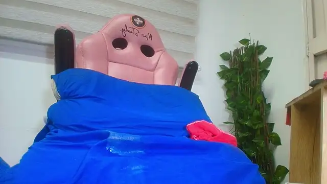  linda milk  online show from 02/14/25, 09:13