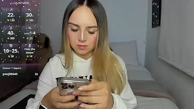 sophi mooreno online show from 03/23/26, 01:09