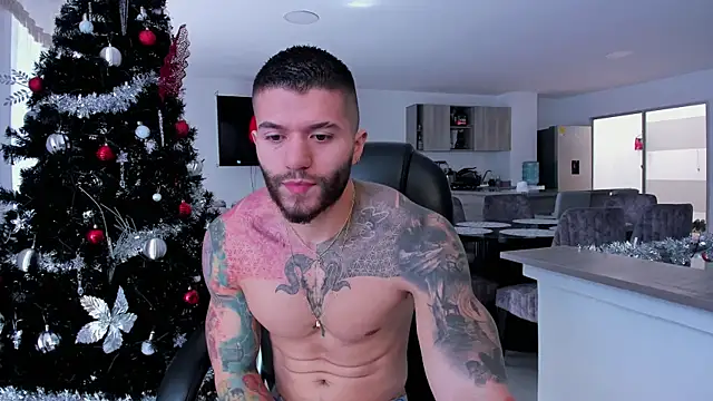 Snapshot of Frank_Farrell chatting on 12/28/24, 03:04 Frank Farrell online show from 12/28/24, 03:04