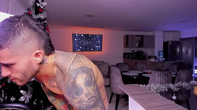 Snapshot of Frank_Farrell chatting on 01/10/25, 12:49 Frank Farrell online show from 01/10/25, 12:49