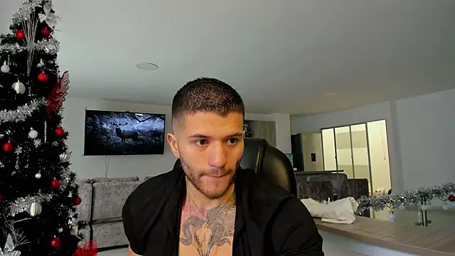 Snapshot of Frank_Farrell chatting on 01/18/25, 03:27 Frank Farrell online show from 01/18/25, 03:27