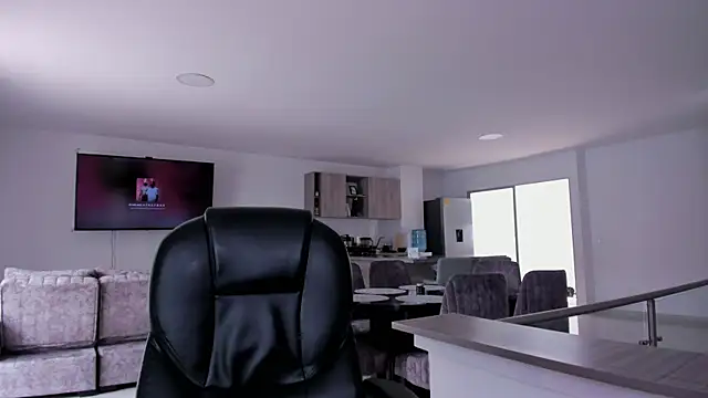 Snapshot of Frank_Farrell chatting on 02/13/25, 05:33 Frank Farrell online show from 02/13/25, 05:33