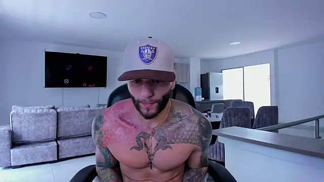 Snapshot of Frank_Farrell chatting on 02/19/25, 05:49 Frank Farrell online show from 02/19/25, 05:49