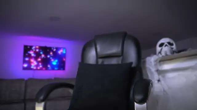 Snapshot of Frank_Farrell chatting on 10/24/25, 11:12 Frank Farrell online show from 10/24/25, 11:12