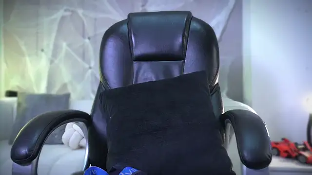 Snapshot of Frank_Farrell chatting on 11/03/25, 09:27 Frank Farrell online show from 11/03/25, 09:27