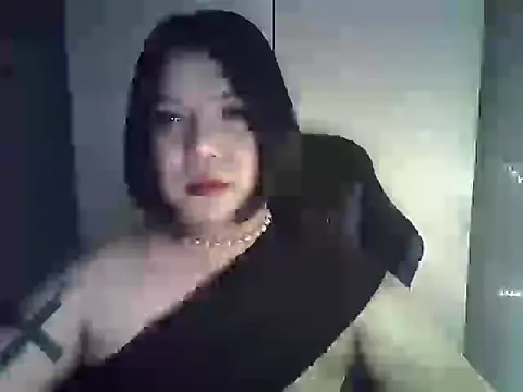 Snapshot of StrawberryWine07 chatting on 02/04/25, 05:10 StrawberryWine07 online show from 02/04/25, 05:10