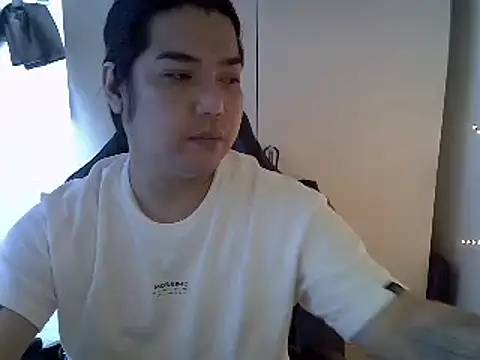 Snapshot of StrawberryWine07 chatting on 03/19/25, 02:27 StrawberryWine07 online show from 03/19/25, 02:27