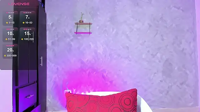 Snapshot of Bellagh1 chatting on 09/19/25, 07:25 Bellagh1 online show from 09/19/25, 07:25