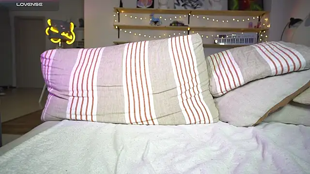 Snapshot of yourprettykate chatting on 03/07/25, 02:12 yourprettykate online show from 03/07/25, 02:12