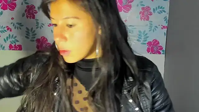 Snapshot of sandyquinnxx chatting on 11/11/25, 02:28 sandyquinnxx online show from 11/11/25, 02:28