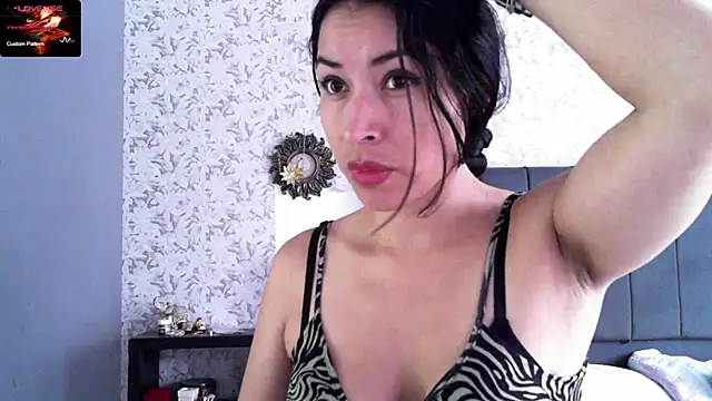 Snapshot of Sweet-Angie chatting on 02/19/25, 05:06 Sweet-Angie online show from 02/19/25, 05:06