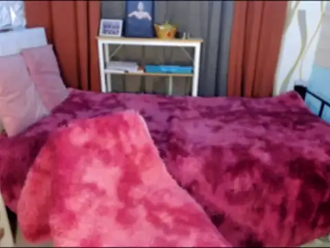 Laura yourhottestbabe123 online show from 02/03/25, 07:00