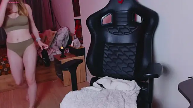  whiteprincess online show from 10/23/25, 10:36