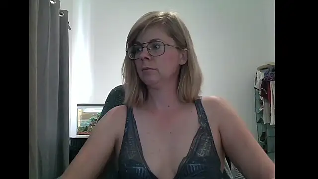 SavannaGirly online show from 03/01/25, 11:06