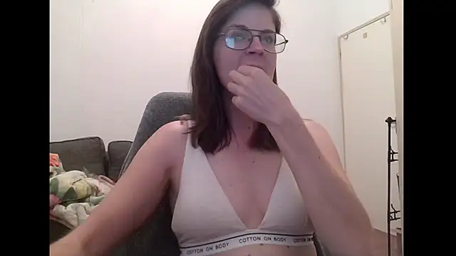 Snapshot of SavannaGirly chatting on 02/07/26, 10:30 SavannaGirly online show from 02/07/26, 10:30