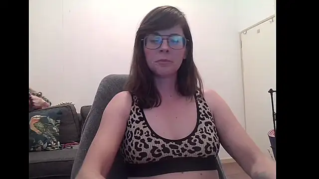 Snapshot of SavannaGirly chatting on 02/13/26, 12:23 SavannaGirly online show from 02/13/26, 12:23