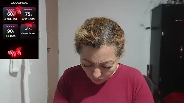 Snapshot of elizabeth_clint chatting on 02/21/25, 03:21 elizabeth clint online show from 02/21/25, 03:21