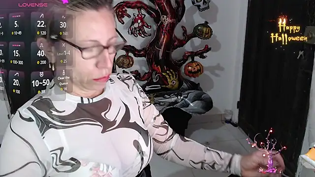 Chayla Ruiz online show from 11/01/25, 09:11