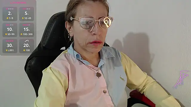 Snapshot of Chayla_Ruiz chatting on 06/25/26, 10:20 Chayla Ruiz online show from 06/25/26, 10:20