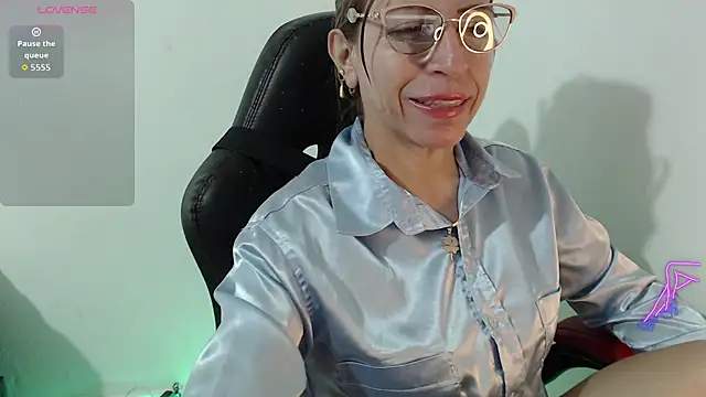 Snapshot of Chayla_Ruiz chatting on 06/26/26, 10:19 Chayla Ruiz online show from 06/26/26, 10:19