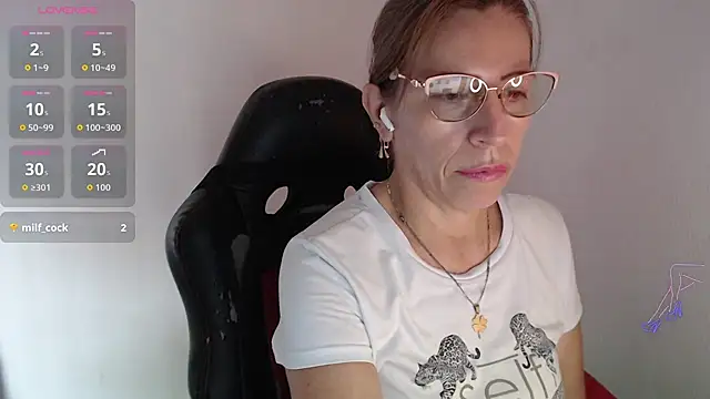 Snapshot of Chayla_Ruiz chatting on 07/04/26, 02:56 Chayla Ruiz online show from 07/04/26, 02:56