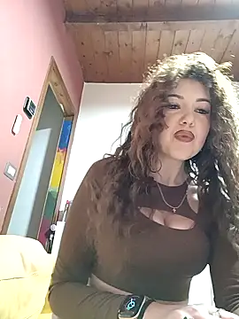 Snapshot of CurlyElisa chatting on 02/15/26, 08:27 CurlyElisa online show from 02/15/26, 08:27