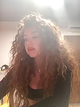 Snapshot of CurlyElisa chatting on 04/04/26, 10:18 CurlyElisa online show from 04/04/26, 10:18