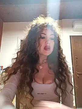 Snapshot of CurlyElisa chatting on 04/25/26, 11:35 CurlyElisa online show from 04/25/26, 11:35