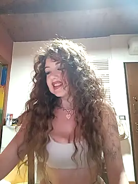 Snapshot of CurlyElisa chatting on 04/28/26, 09:42 CurlyElisa online show from 04/28/26, 09:42