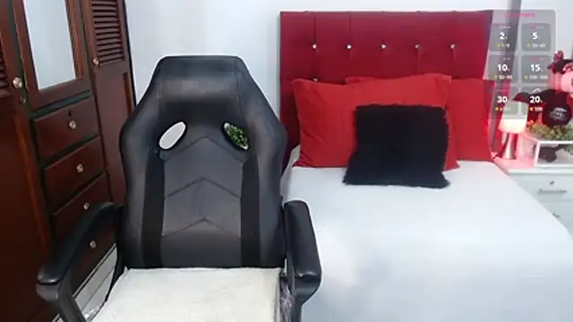 Wanda Milf online show from 12/13/25, 08:36