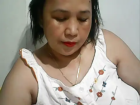 Snapshot of Lhadycarolyn chatting on 03/04/26, 12:11 Lhadycarolyn online show from 03/04/26, 12:11