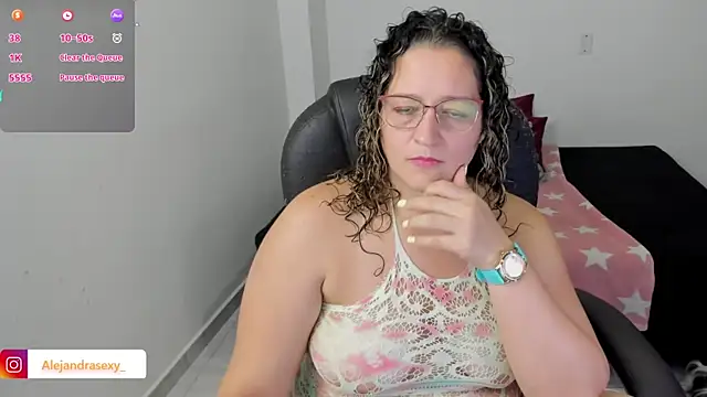 Snapshot of alejandra_milf_ chatting on 06/19/26, 08:23 alejandra milf online show from 06/19/26, 08:23