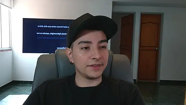 Snapshot of Jhoan_saenz chatting on 11/08/25, 07:01 Jhoan saenz online show from 11/08/25, 07:01