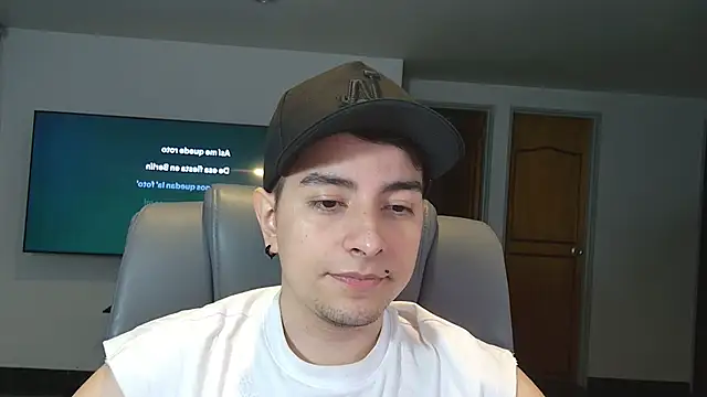 Snapshot of Jhoan_saenz chatting on 11/15/25, 04:54 Jhoan saenz online show from 11/15/25, 04:54