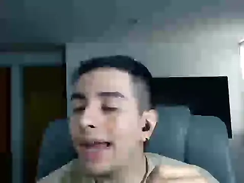 Snapshot of Jhoan_saenz chatting on 11/15/25, 08:38 Jhoan saenz online show from 11/15/25, 08:38