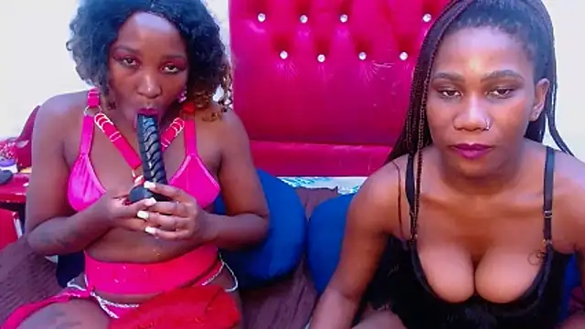 Snapshot of XSCARLETQUEENXX chatting on 03/22/26, 09:40 XSCARLETQUEENXX online show from 03/22/26, 09:40