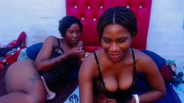 Snapshot of XSCARLETQUEENXX chatting on 03/28/26, 11:59 XSCARLETQUEENXX online show from 03/28/26, 11:59