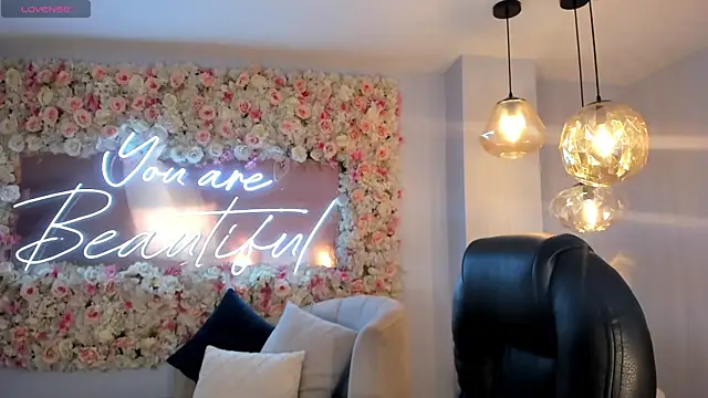 JadeEvansX online show from 11/16/25, 11:27