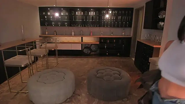 KateSunder online show from 11/21/25, 10:25