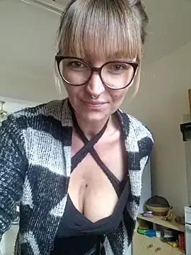 MissMialicious online show from 02/28/25, 11:03